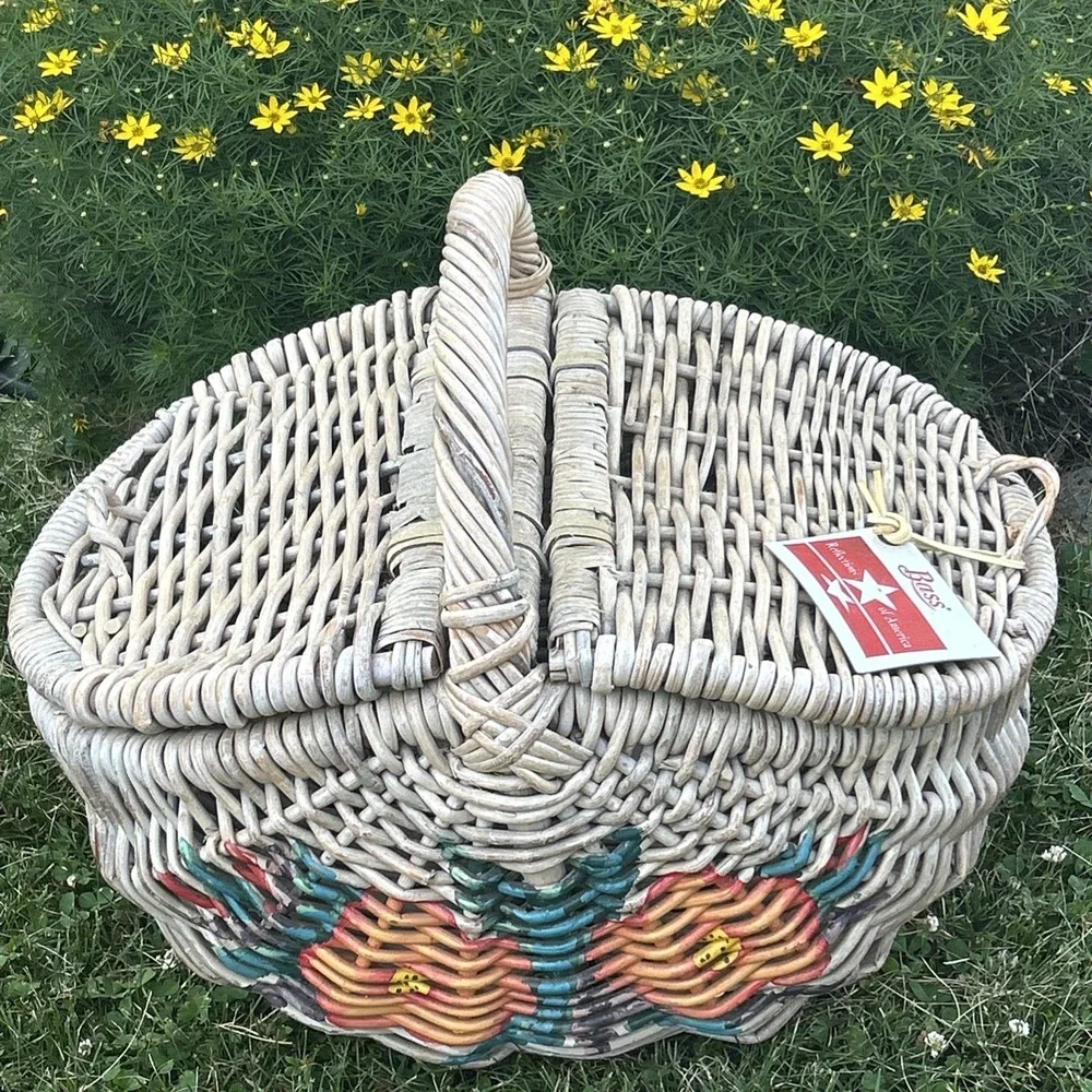 Bass Reflections Of America‎ Picnic Basket - Hand Painted Flowers